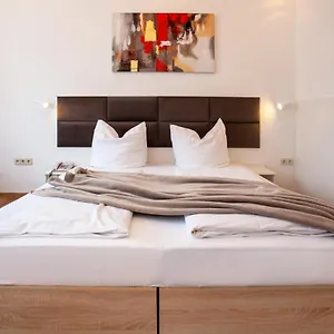 Hotel Relax &, Stuttgart